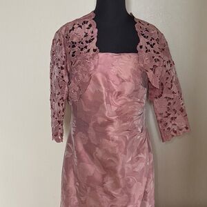 Elegant Pink Lace Evening Gown